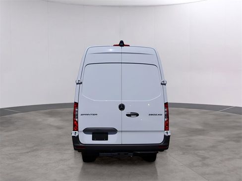 Used 2024 Mercedes-Benz Sprinter 3500 image 6