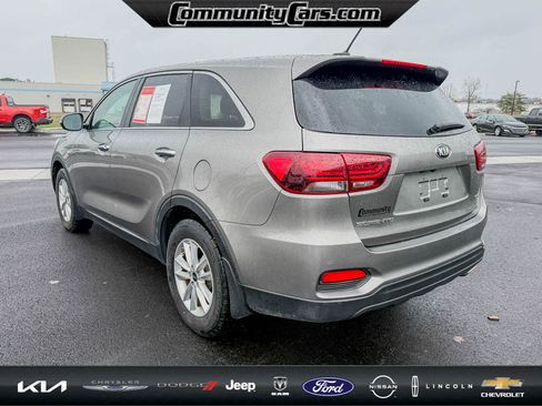 Used 2019 Kia Sorento LX image 5