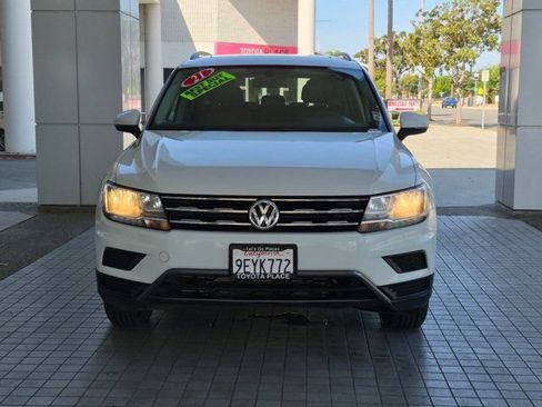 Used 2021 Volkswagen Tiguan SE FWD image 2