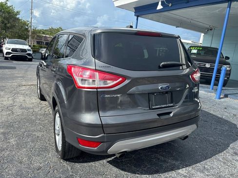 Used 2015 Ford Escape SE FWD image 3