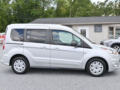 Used 2017 Ford Transit Connect XLT FWD image 12