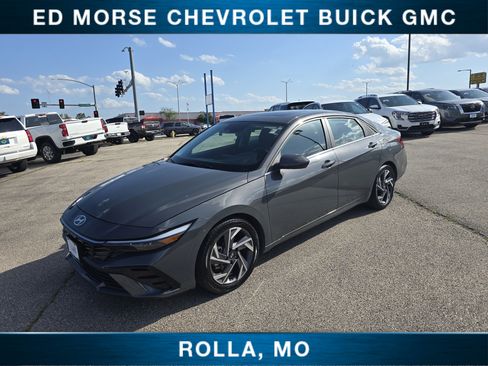 Used 2025 Hyundai Elantra SEL FWD image 7
