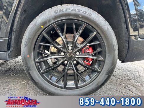 Used 2021 Jeep Grand Cherokee L Summit w/ Luxury Tech Group V AWD/4WD image 18