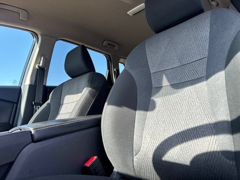 Certified 2025 Nissan Rogue SV FWD image 39