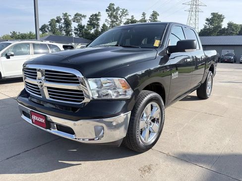 Used 2017 RAM 1500 Big Horn AWD/4WD image 3