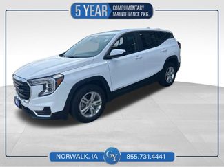 Used 2024 GMC Terrain SLE image 1