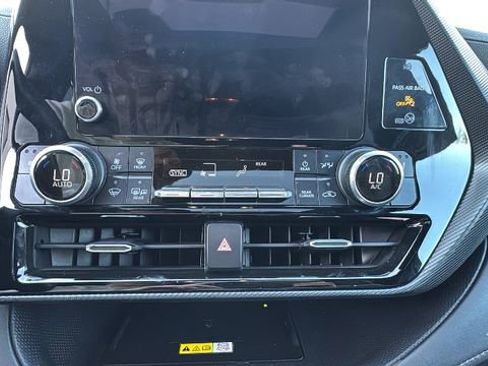 Used 2023 Toyota Highlander XSE AWD/4WD image 22