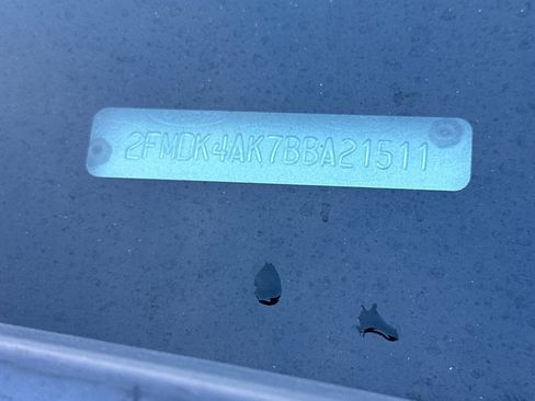 Used 2011 Ford Edge Sport w/ Driver Entry Pkg image 3