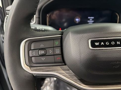 Used 2024 Jeep Wagoneer L Series II w/ Flexible Seating Group AWD/4WD image 11