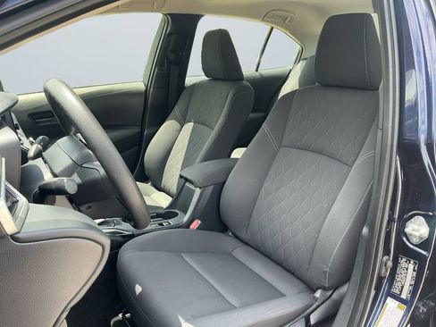 Used 2023 Toyota Corolla LE FWD image 10