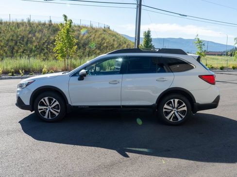 Used 2018 Subaru Outback 3.6R Limited AWD/4WD image 4