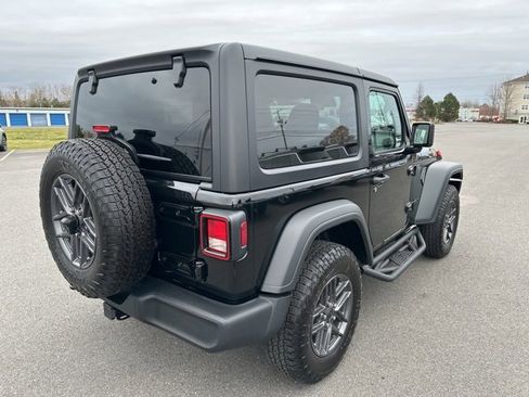 Used 2025 Jeep Wrangler Sport S image 7