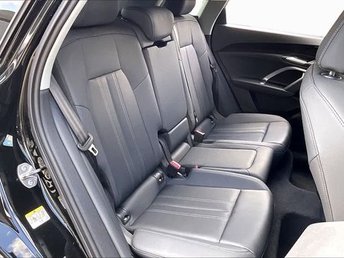 Used 2025 Audi Q5 Premium w/ Convenience Package AWD/4WD image 19