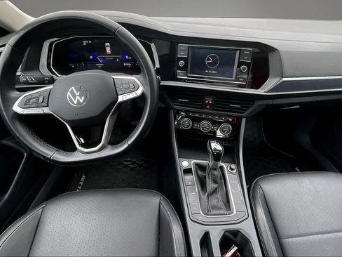Used 2023 Volkswagen Jetta SE w/ Panoramic Sunroof Package FWD image 7