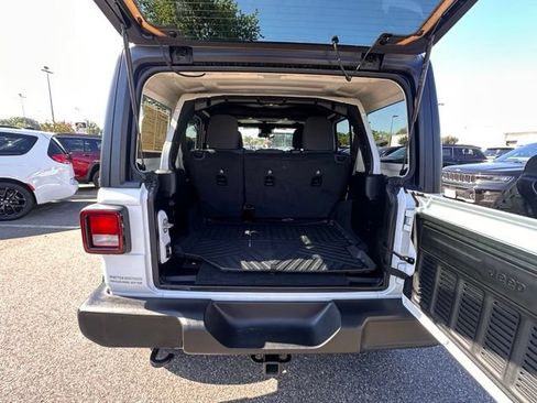 Used 2024 Jeep Wrangler Unlimited Sport AWD/4WD image 16