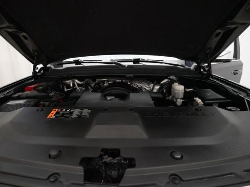 Used 2018 Chevrolet Suburban Premier AWD/4WD image 3
