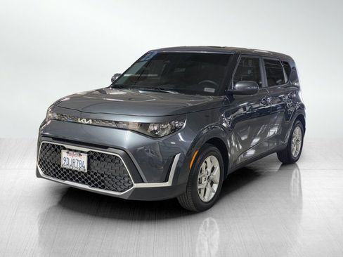 Used 2023 Kia Soul LX w/ LX Technology Package image 3