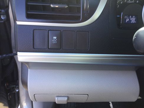 Used 2014 Toyota Camry LE image 20