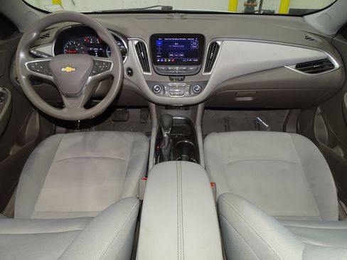 Used 2022 Chevrolet Malibu LT image 30