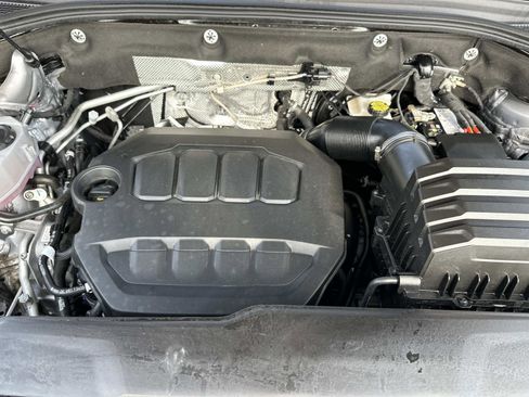 Used 2025 Volkswagen Atlas SE AWD/4WD image 10