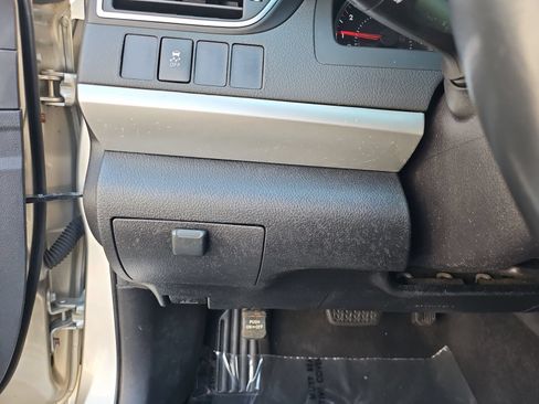 Used 2015 Toyota Camry SE FWD image 23