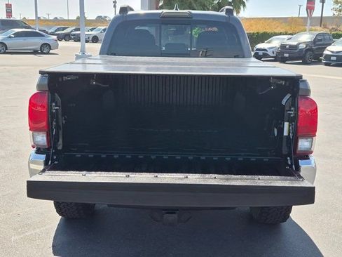 Used 2019 Toyota Tacoma TRD Off-Road AWD/4WD image 11