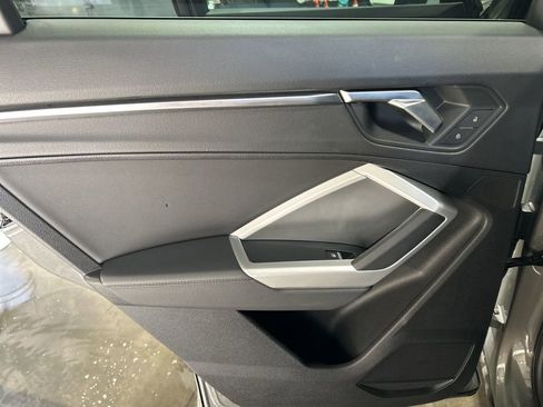 Used 2025 Audi Q3 2.0T Premium image 19