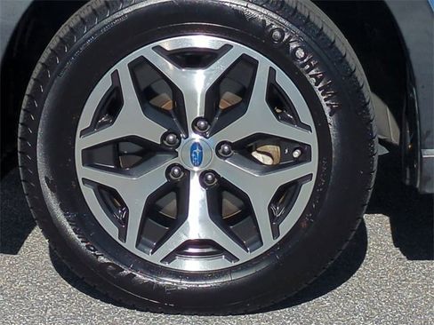 Used 2019 Subaru Forester Premium w/ All-Weather Package image 16