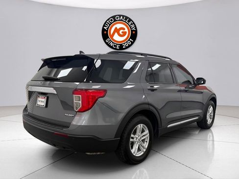 Used 2023 Ford Explorer XLT image 7