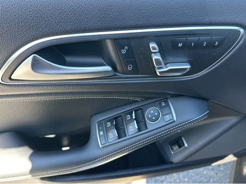 Used 2019 Mercedes-Benz GLA 250 image 29