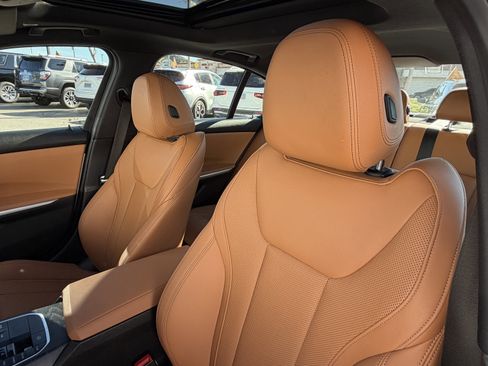 Used 2024 BMW 330i Sedan w/ Premium Package image 19