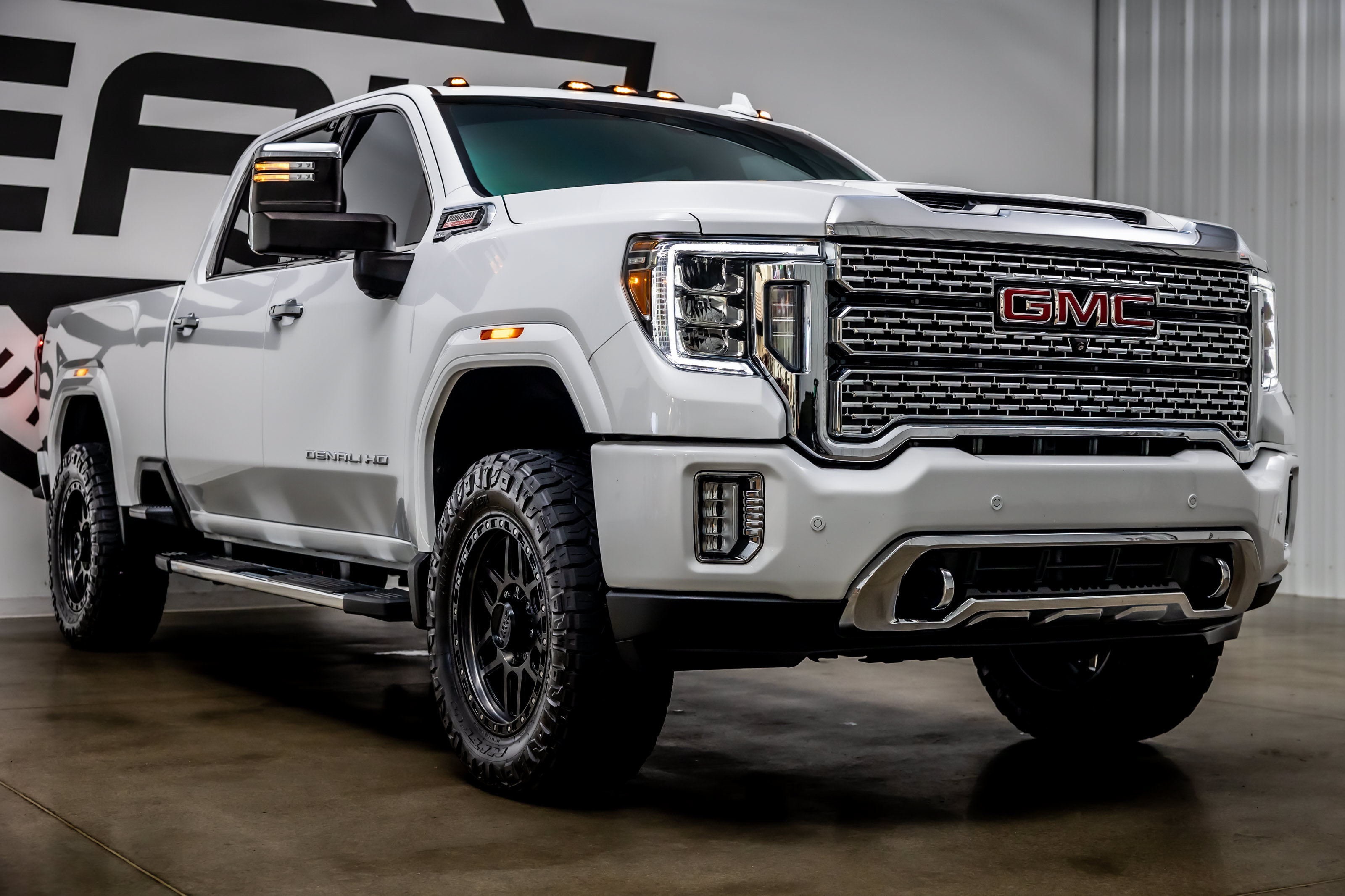 Used 2020 GMC Sierra 2500 Denali w/ Denali Ultimate Package AWD/4WD image 27