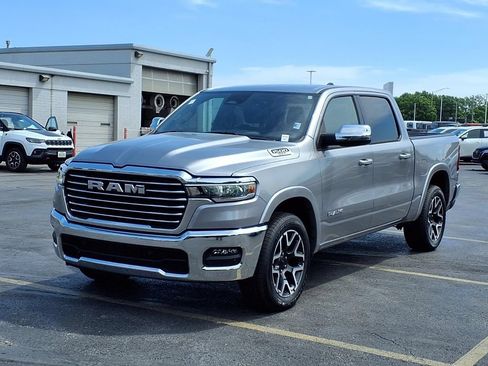 Used 2025 RAM 1500 Laramie AWD/4WD image 2