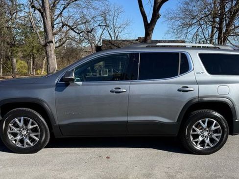 Used 2020 GMC Acadia SLT w/ Driver Alert Package II image 9
