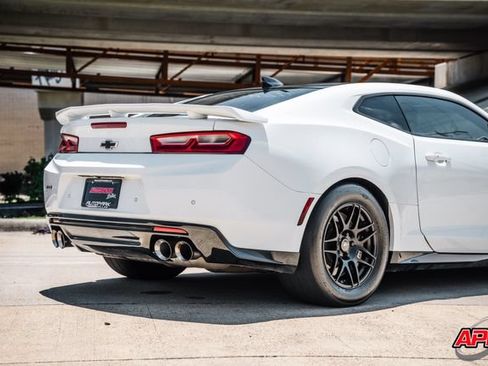 Used 2018 Chevrolet Camaro ZL1 RWD image 60