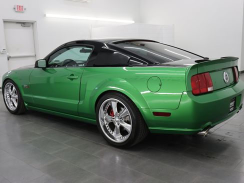 Used 2007 Ford Mustang GT RWD image 6
