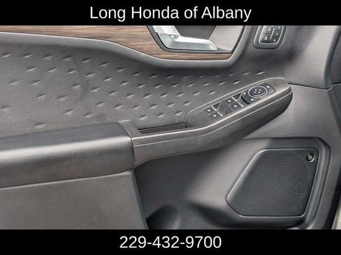 Used 2020 Ford Escape Titanium w/ Titanium Premium Package 2.0 AWD/4WD image 13