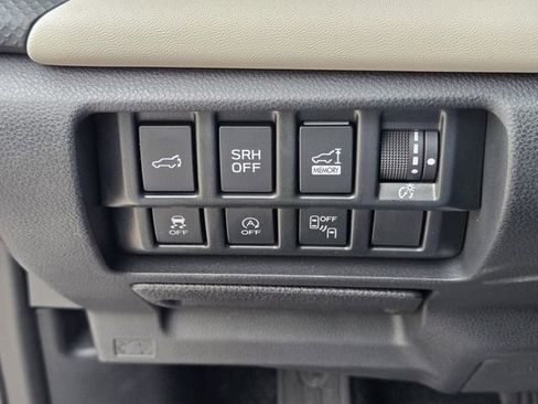 Used 2023 Subaru Forester Limited AWD/4WD image 32