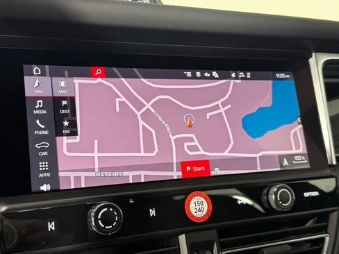 Certified 2026 Porsche Macan AWD/4WD image 33