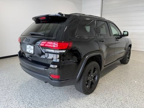 Used 2021 Jeep Grand Cherokee Freedom Edition AWD/4WD image 3