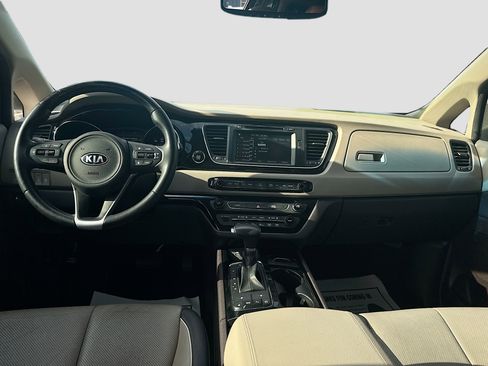 Used 2018 Kia Sedona SX Limited image 23