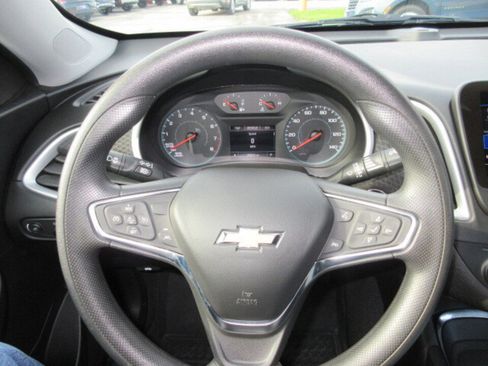 Used 2024 Chevrolet Malibu LT FWD image 16