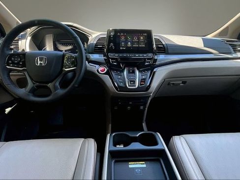 Certified 2024 Honda Odyssey Elite image 7
