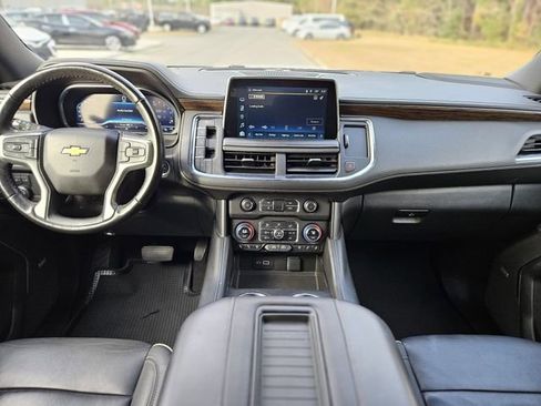 Used 2023 Chevrolet Suburban Premier image 15