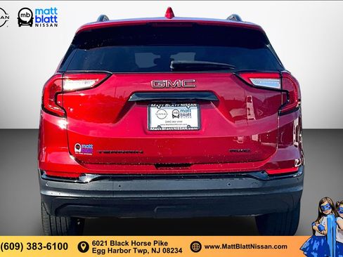 Used 2023 GMC Terrain SLE w/ Elevation Edition AWD/4WD image 3