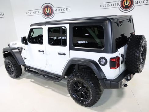 Used 2020 Jeep Wrangler Unlimited Sport image 11