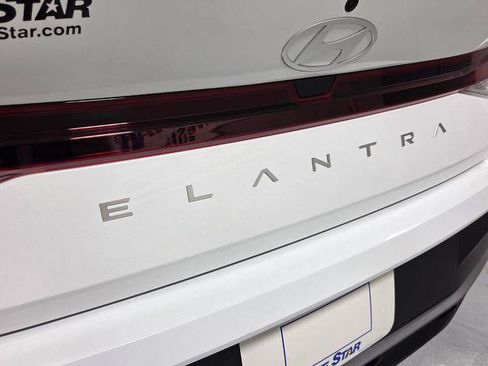 New 2026 Hyundai Elantra SE FWD image 10