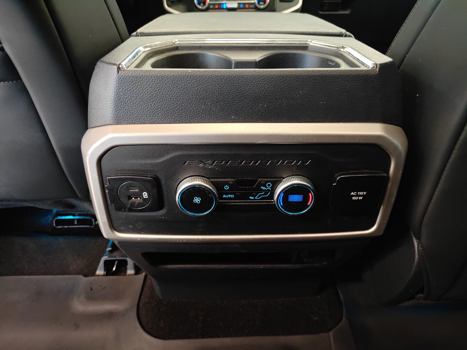 Used 2023 Ford Expedition XLT AWD/4WD image 30