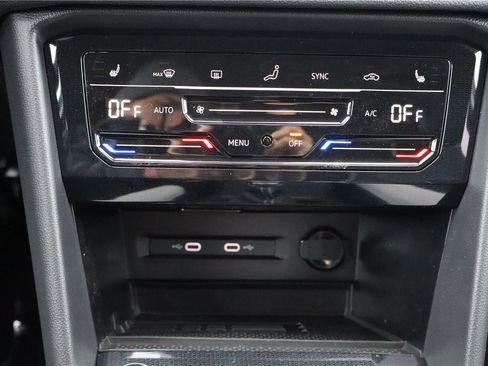 New 2026 Volkswagen Taos SE image 20