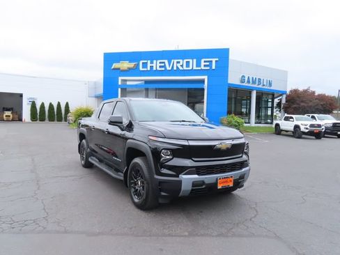 Certified 2025 Chevrolet Silverado EV LT AWD/4WD image 47